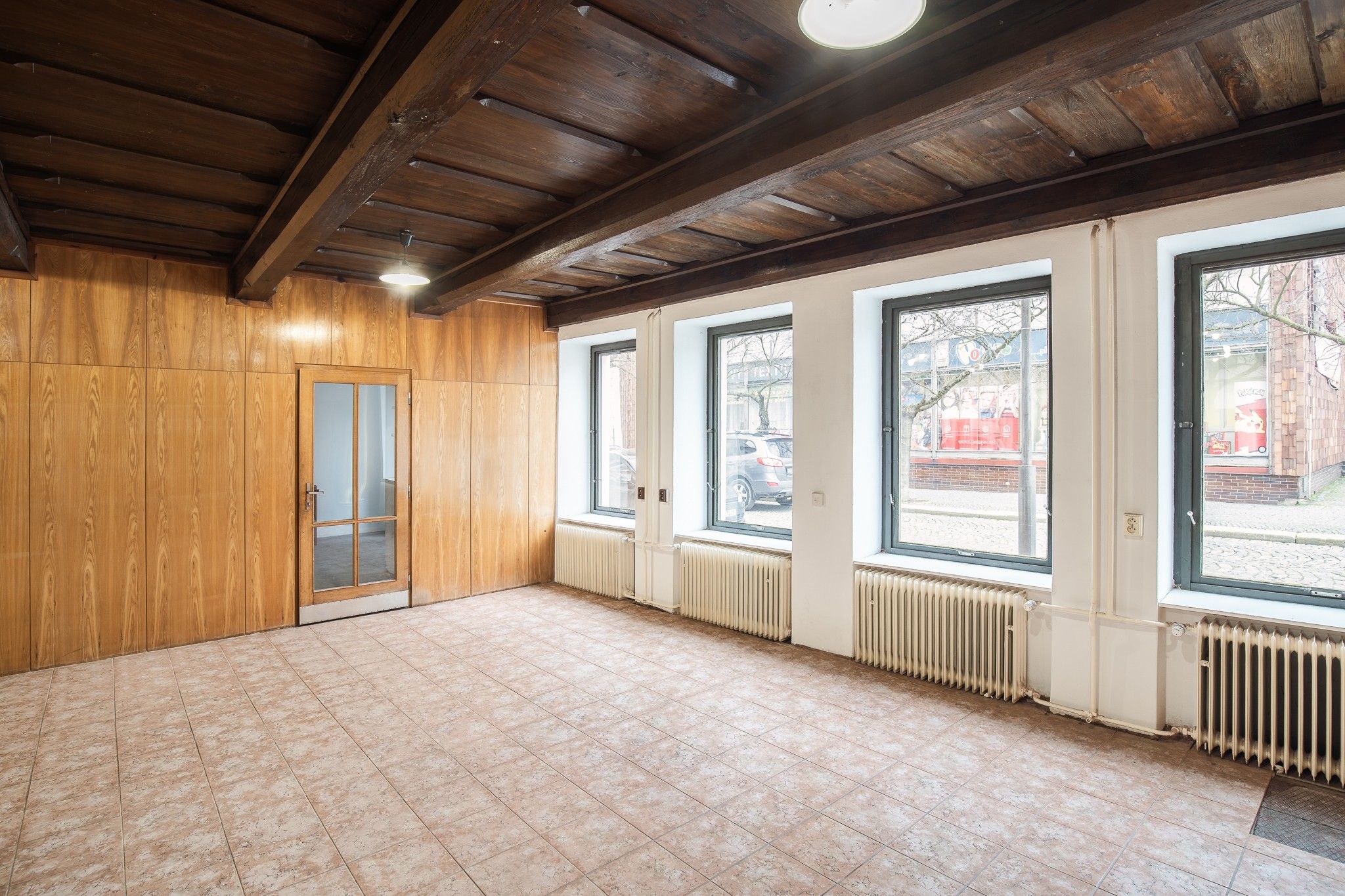 Pronájem komerčního prostoru 113 m² - foto 2