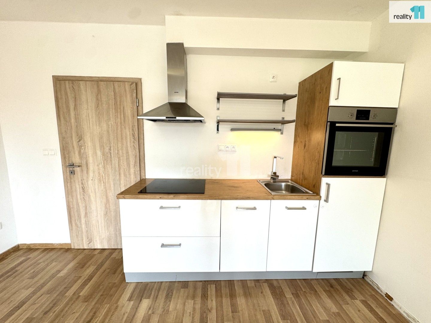 Pronájem bytu 3+kk 77 m² - foto 4