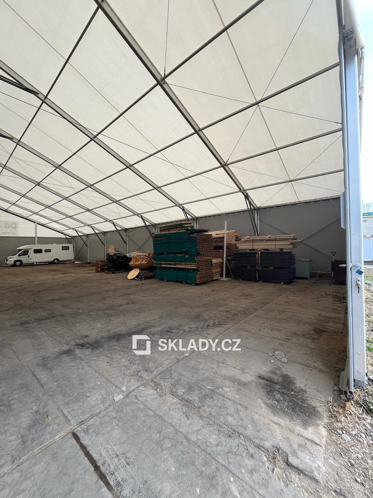 Pronájem komerčního prostoru 875 m² - foto 3