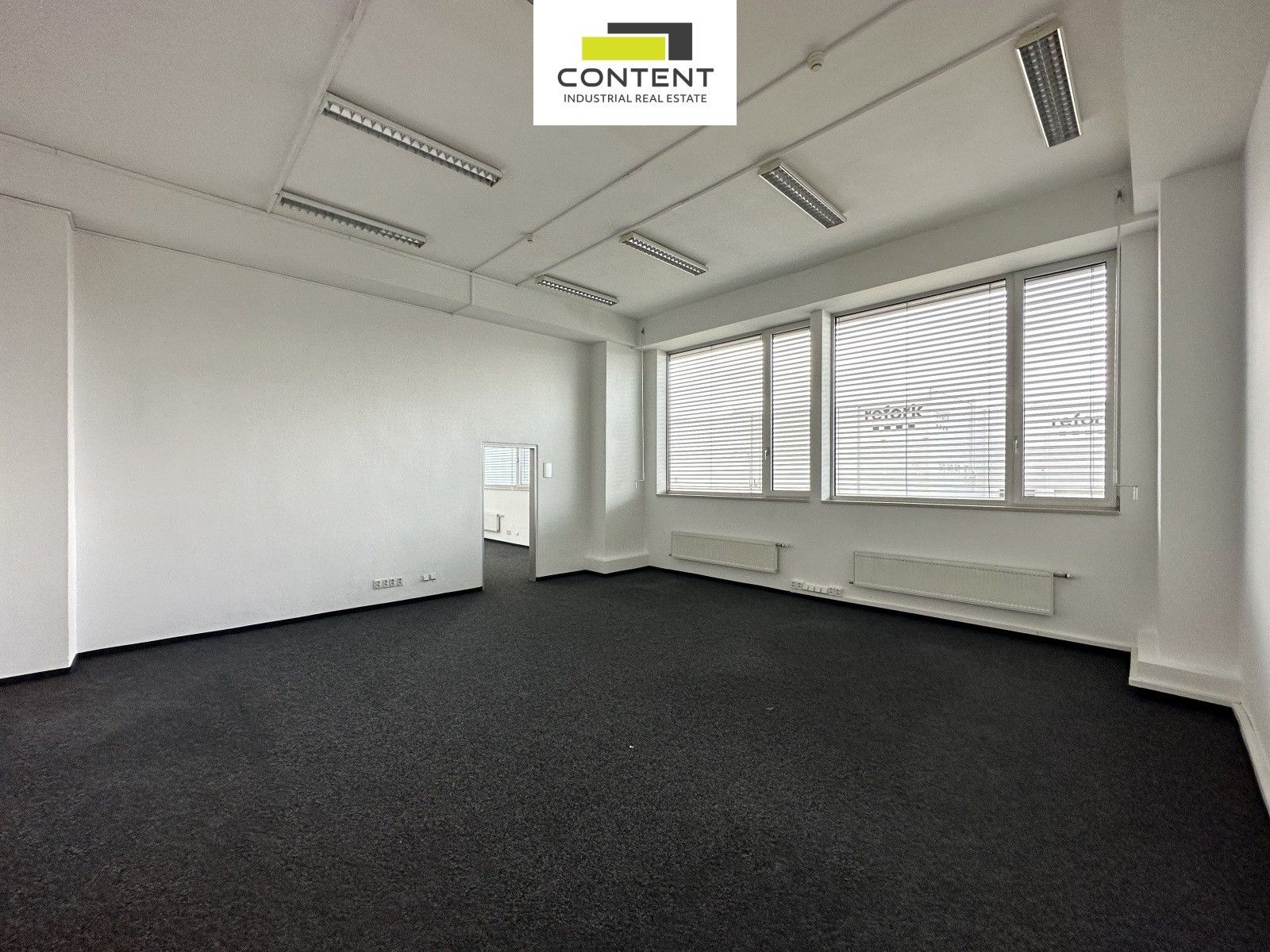 Pronájem komerčního prostoru 186 m² - foto 1