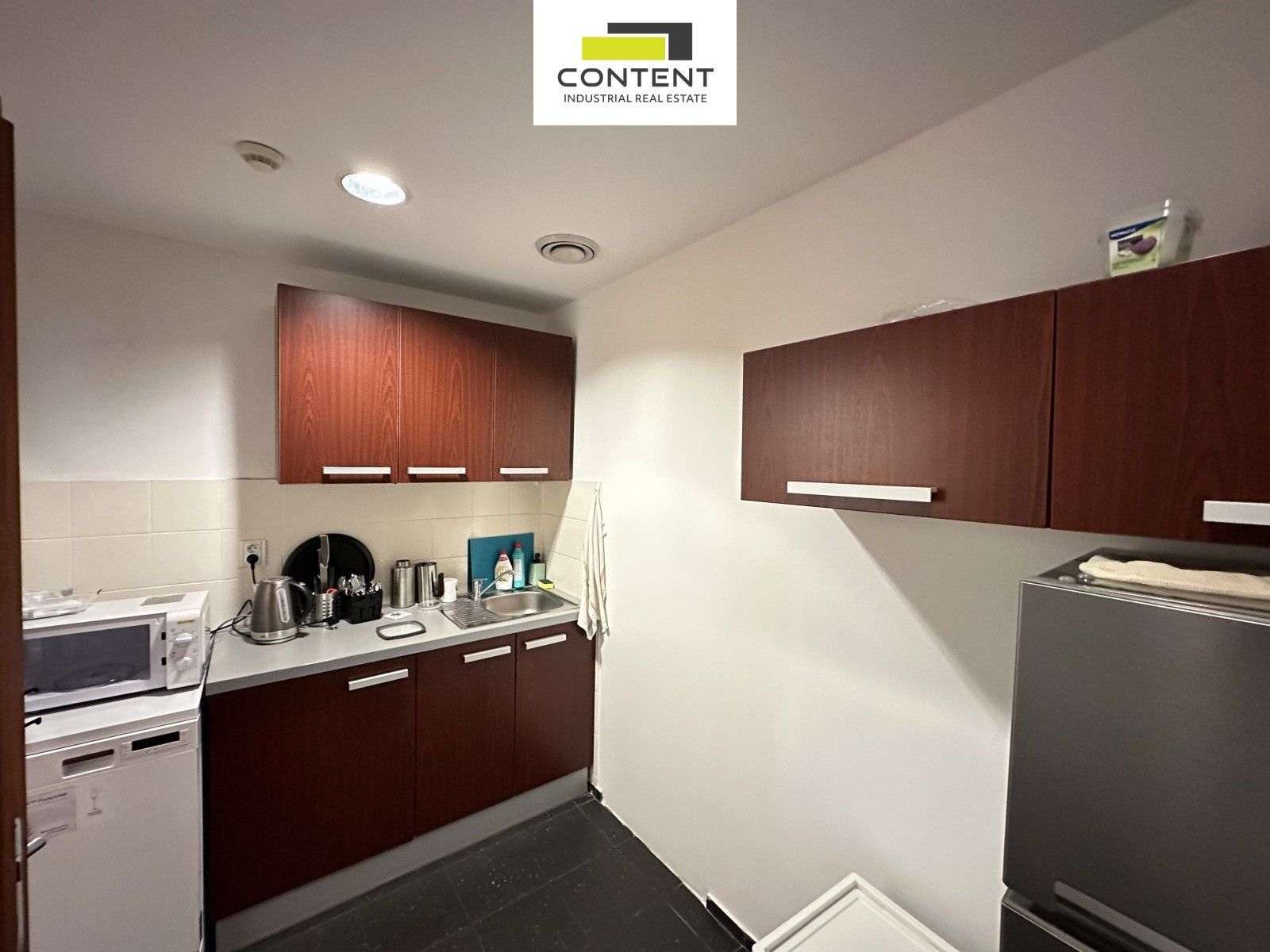 Pronájem komerčního prostoru 186 m² - foto 8