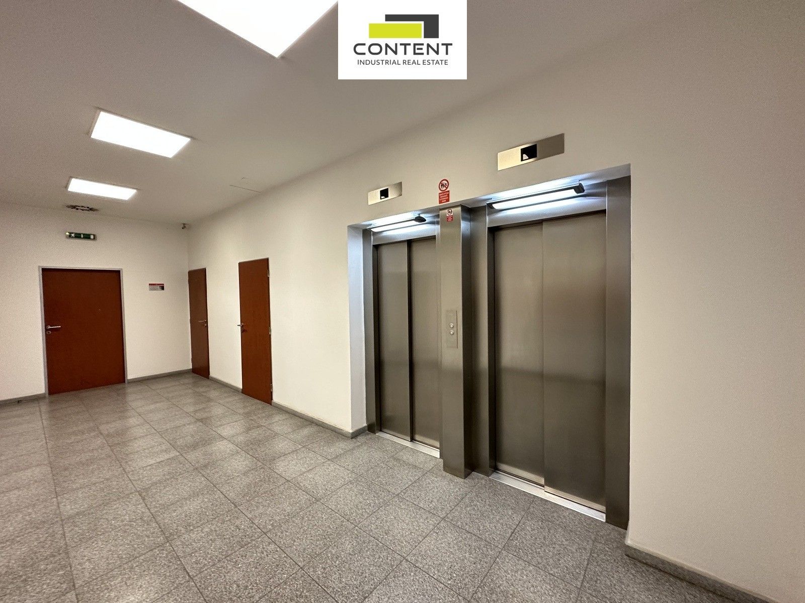 Pronájem komerčního prostoru 186 m² - foto 12
