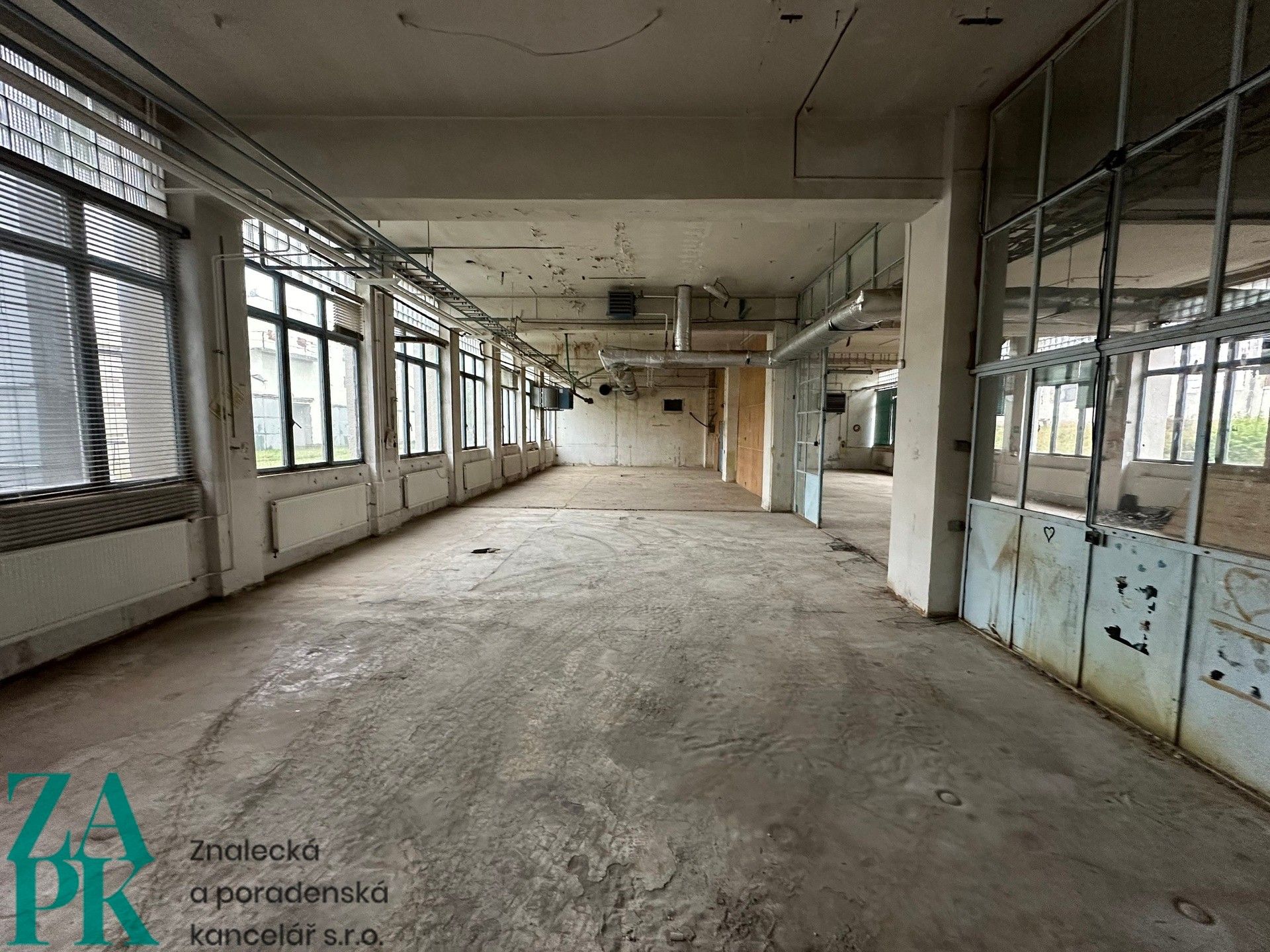 Pronájem komerčního prostoru 1000 m² - foto 9