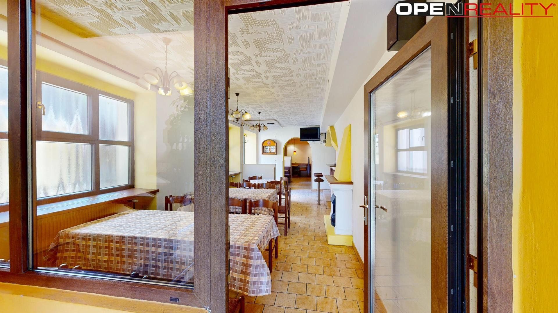 Pronájem komerčního prostoru 800 m² - foto 9
