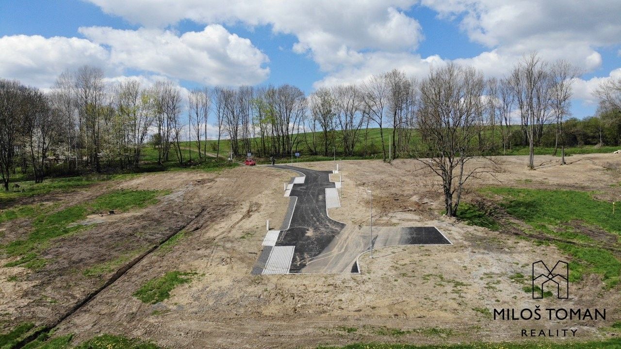 Prodej pozemku 2044 m² - foto 2