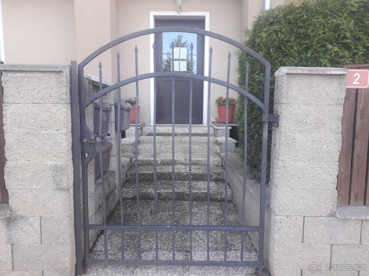 Pronájem bytu 1+1 40 m² - foto 1