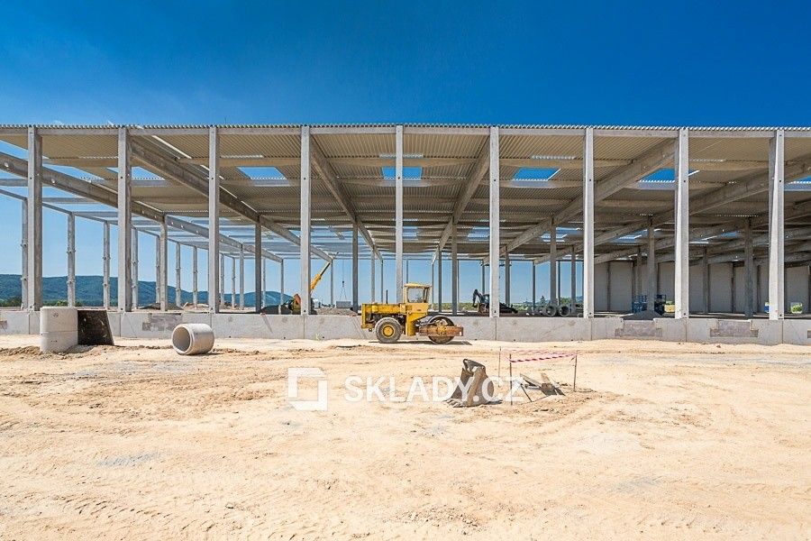 Pronájem komerčního prostoru 2125 m² - foto 3