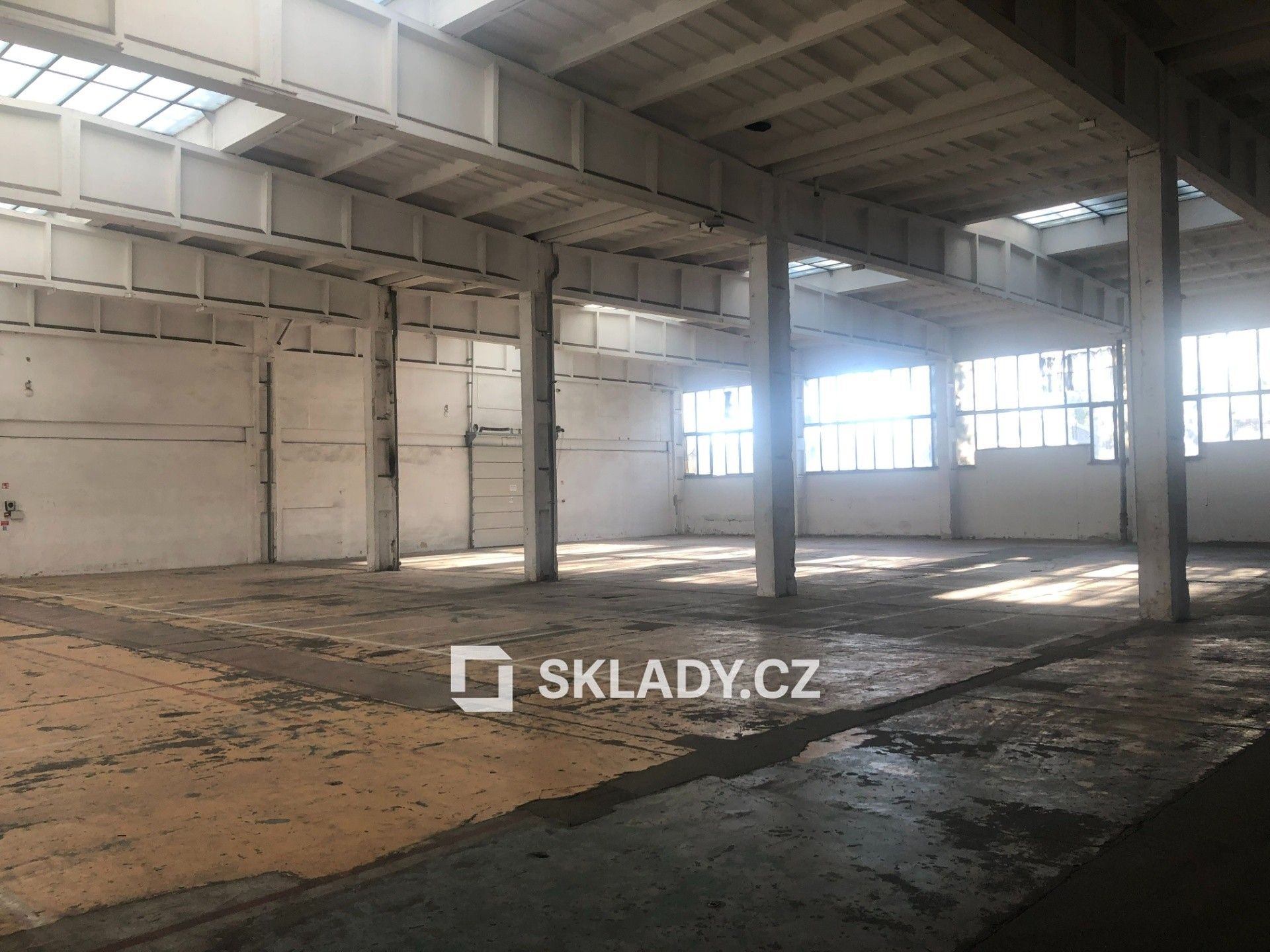 Pronájem komerčního prostoru 1150 m² - foto 8