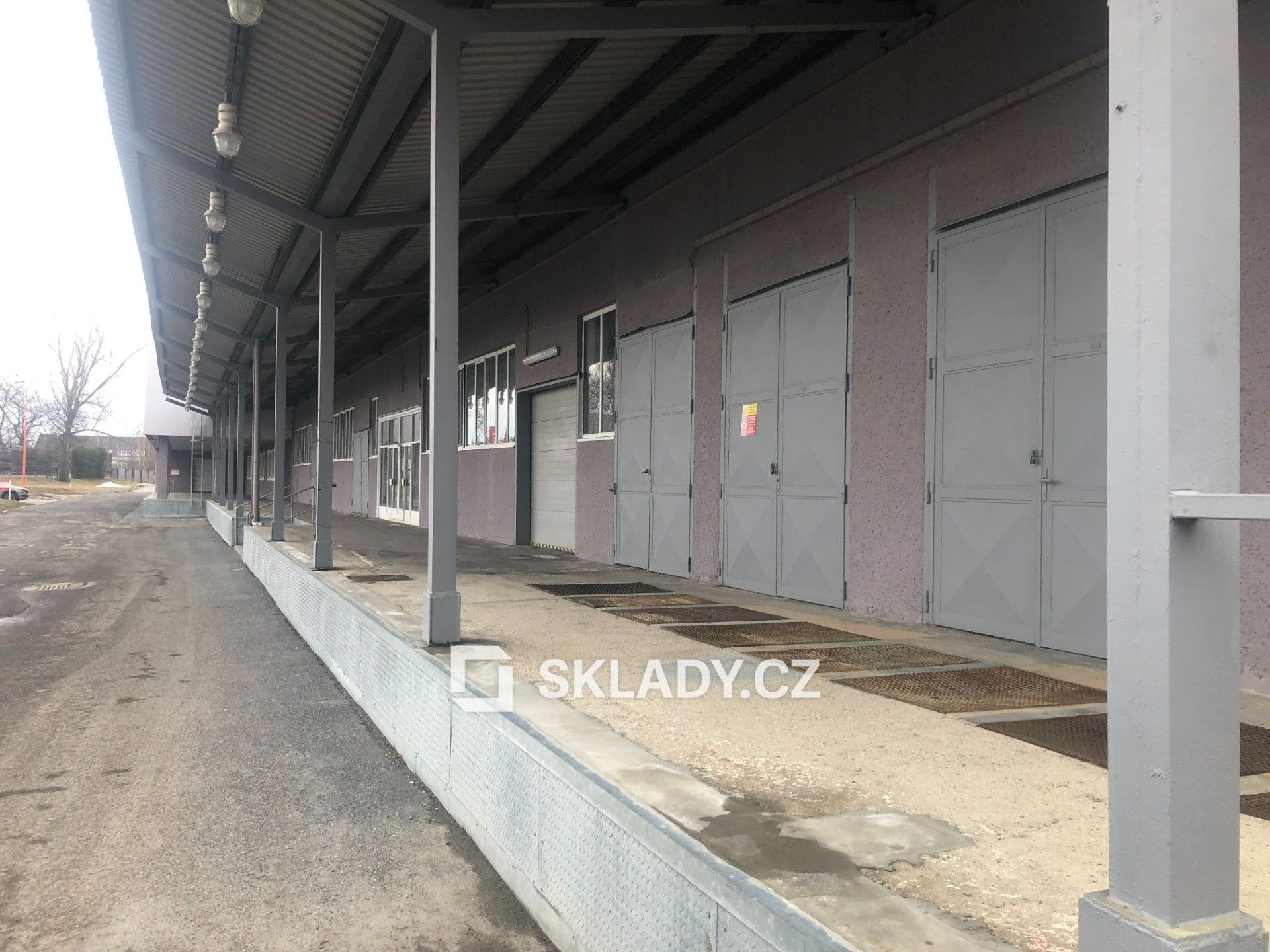 Pronájem komerčního prostoru 1150 m² - foto 10
