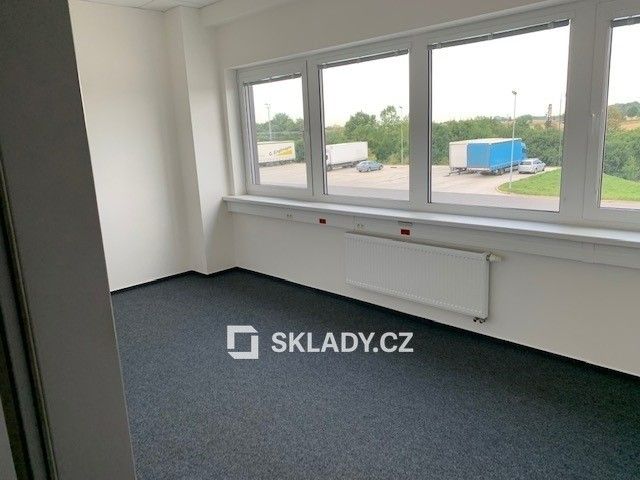 Pronájem komerčního prostoru 1000 m² - foto 7