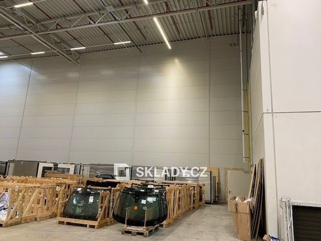 Pronájem komerčního prostoru 1000 m² - foto 3