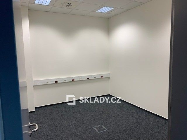 Pronájem komerčního prostoru 1000 m² - foto 5