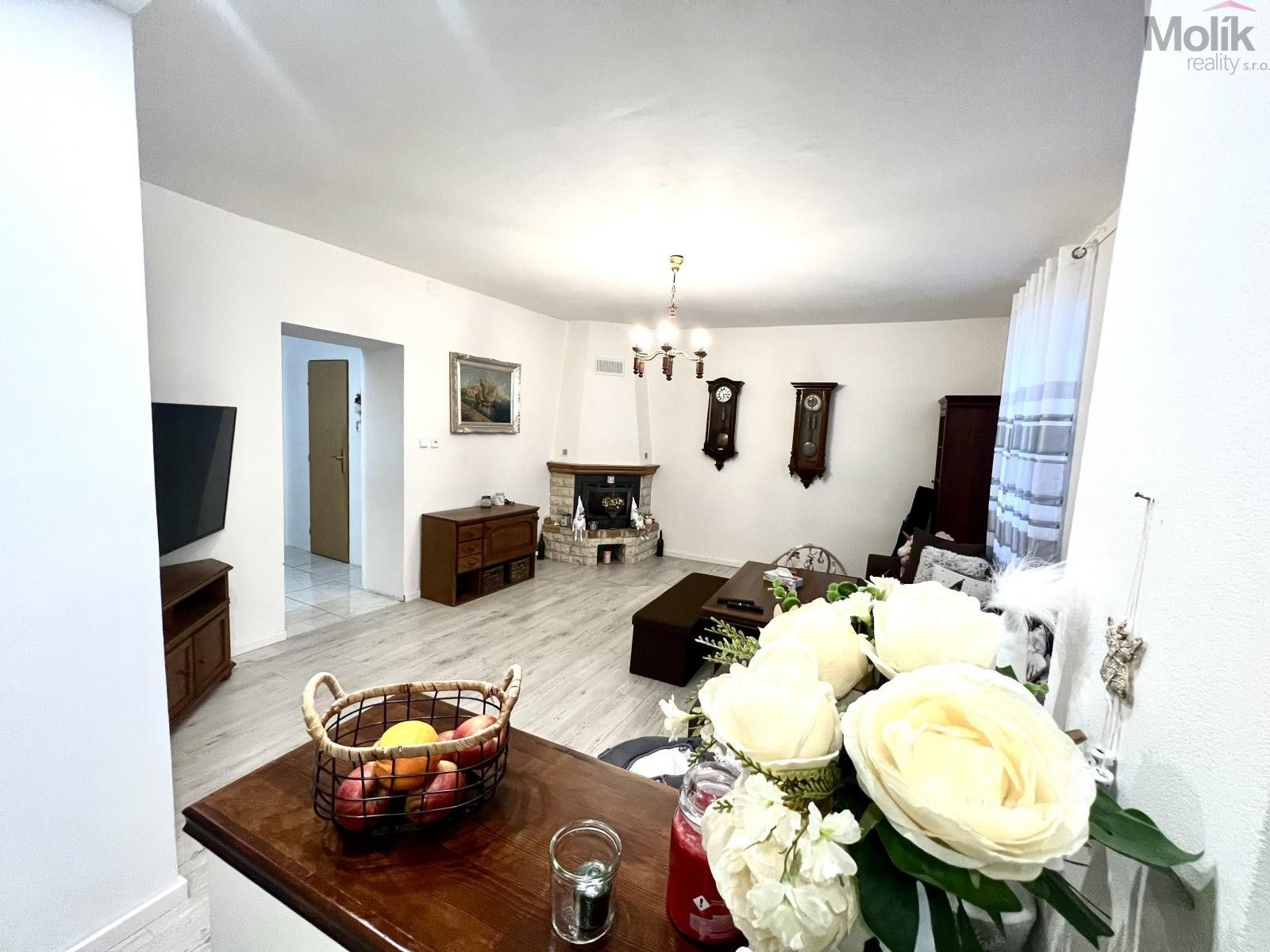 Prodej nemovitosti 200 m² - foto 4