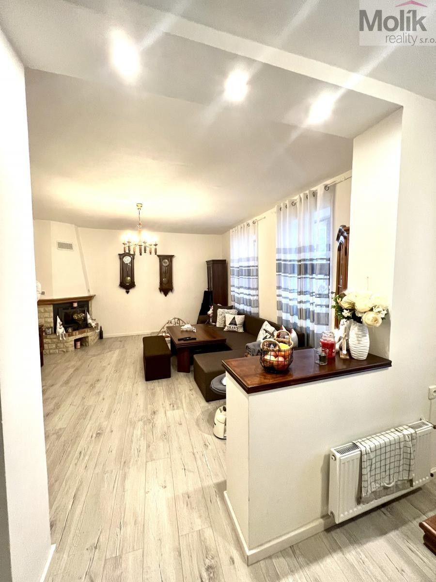 Prodej nemovitosti 200 m² - foto 6
