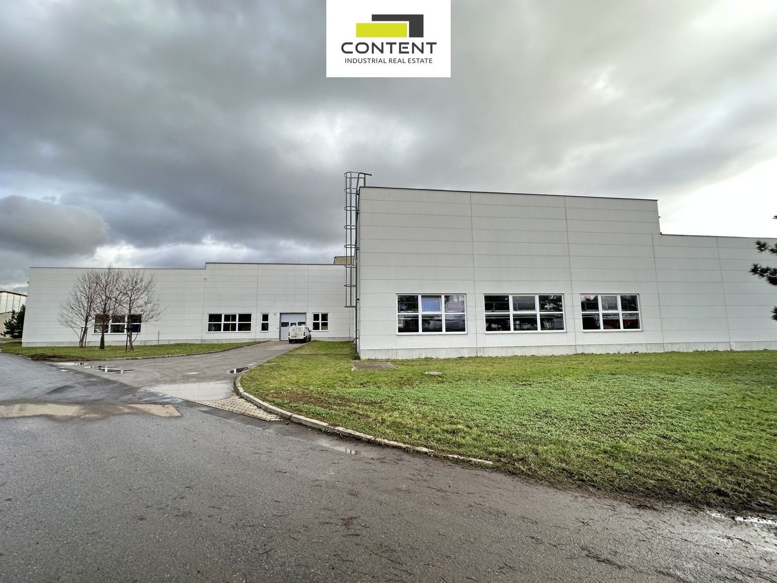Pronájem komerčního prostoru 7684 m² - foto 11