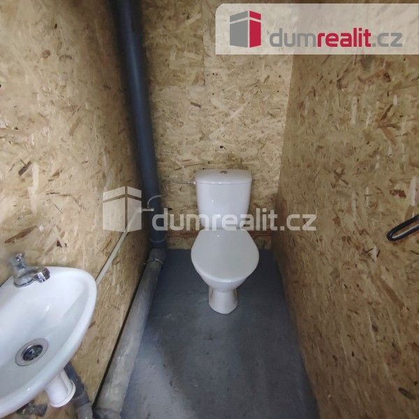 Pronájem komerčního prostoru 200 m² - foto 12