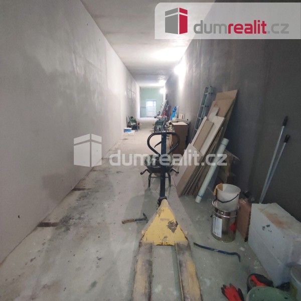 Pronájem komerčního prostoru 200 m² - foto 16