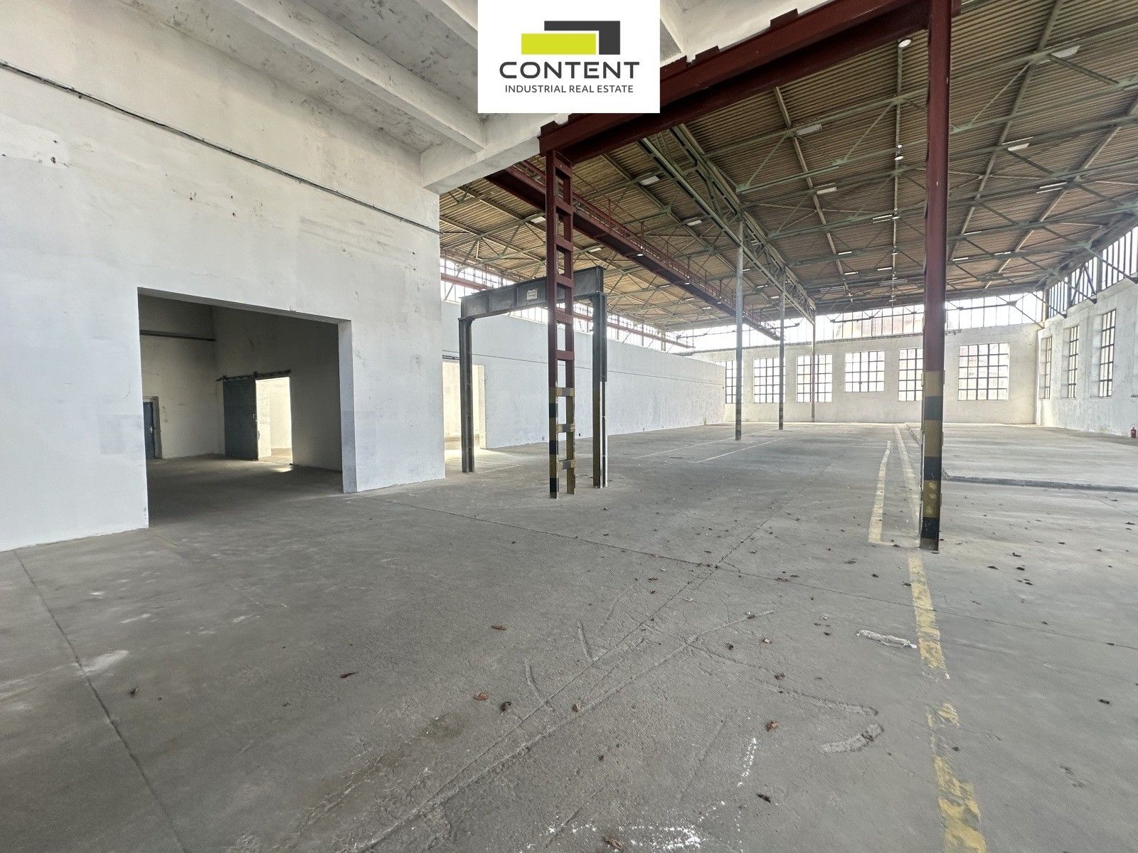 Pronájem komerčního prostoru 1500 m² - foto 5