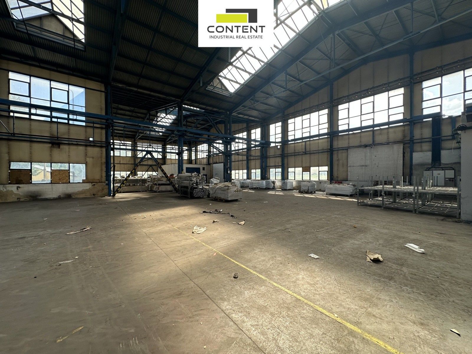 Pronájem komerčního prostoru 2050 m² - foto 10