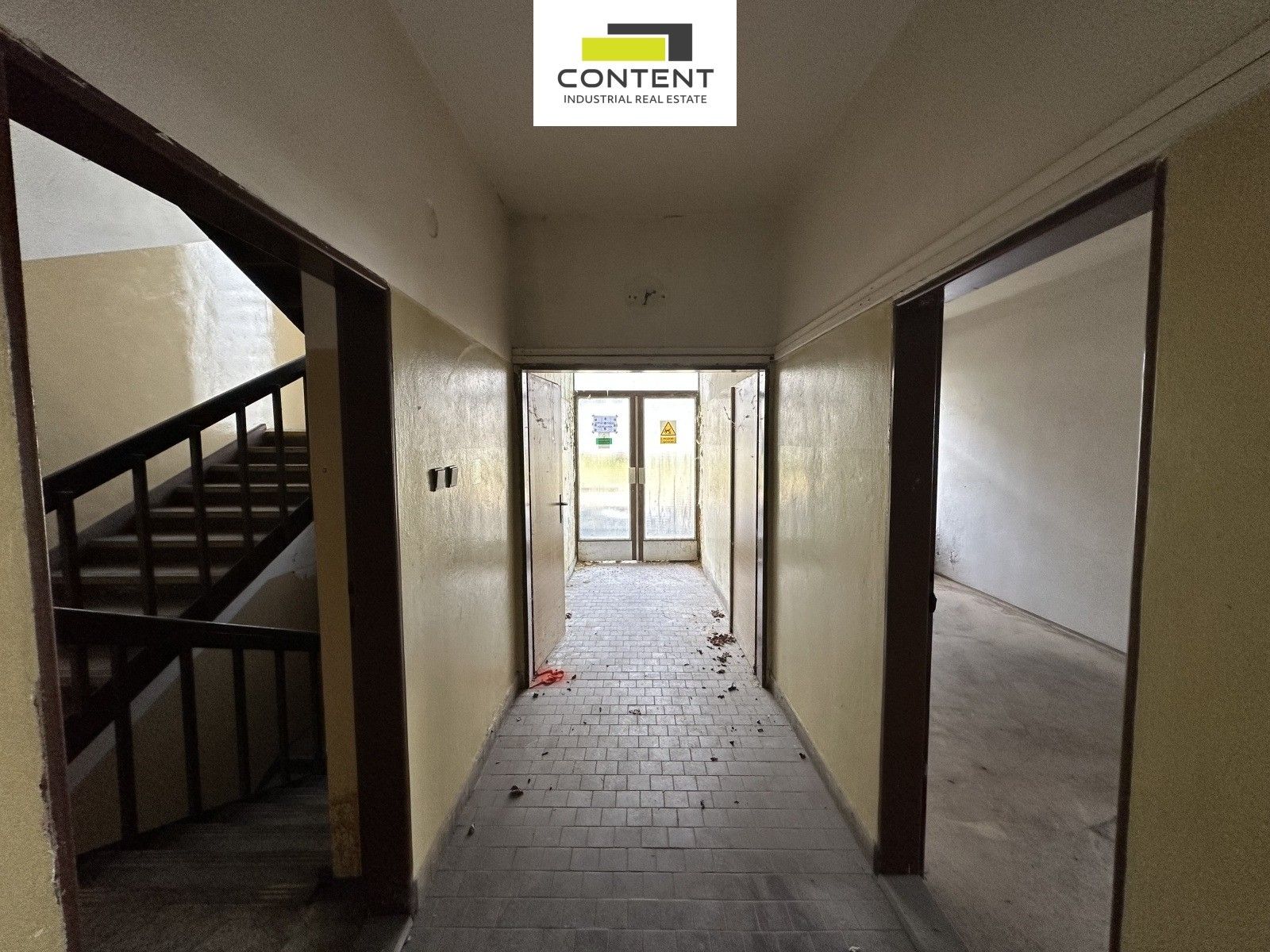 Pronájem komerčního prostoru 2050 m² - foto 16