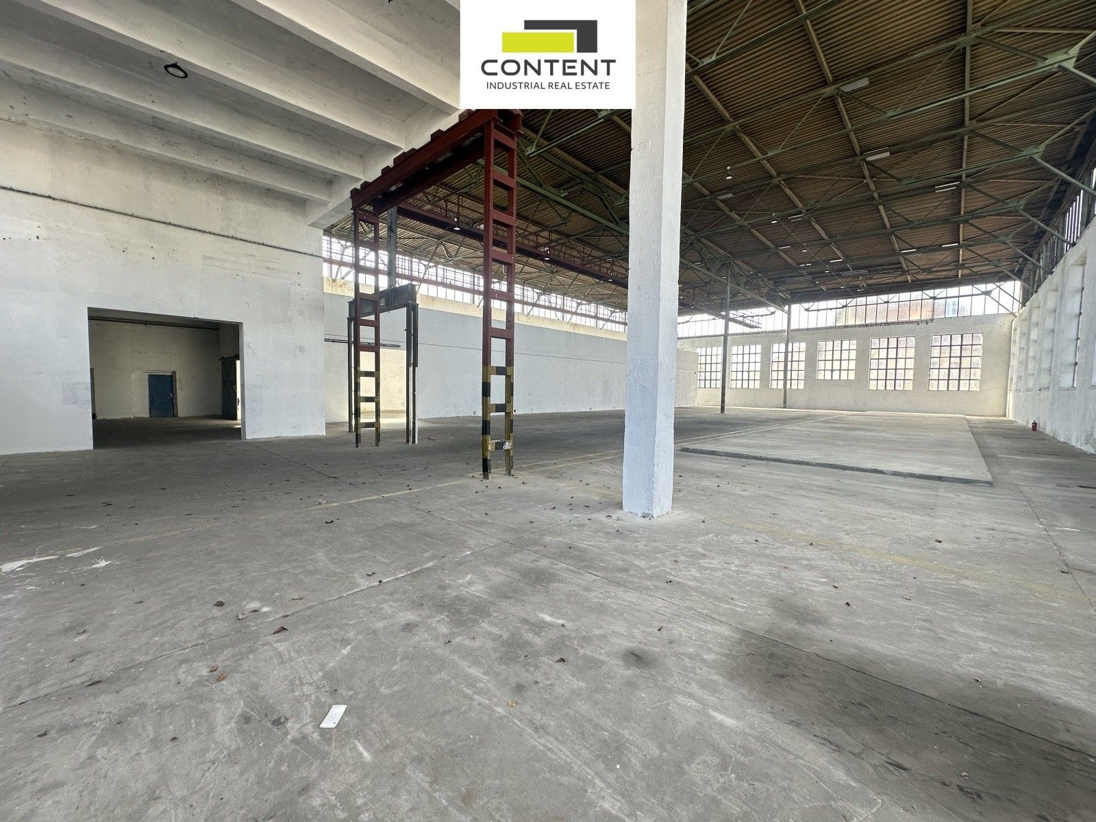 Pronájem komerčního prostoru 1500 m² - foto 10