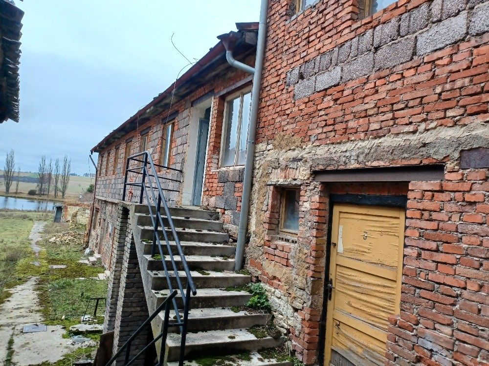 Prodej domu 1600 m² - foto 2