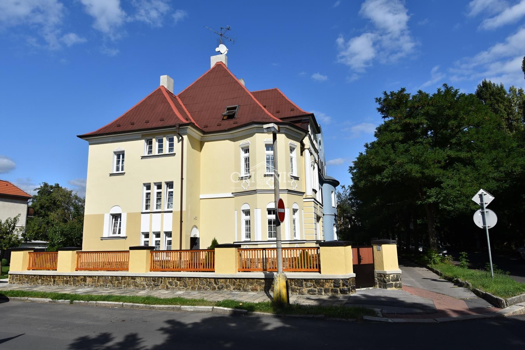 Pronájem bytu 2+1 63 m² - foto 1