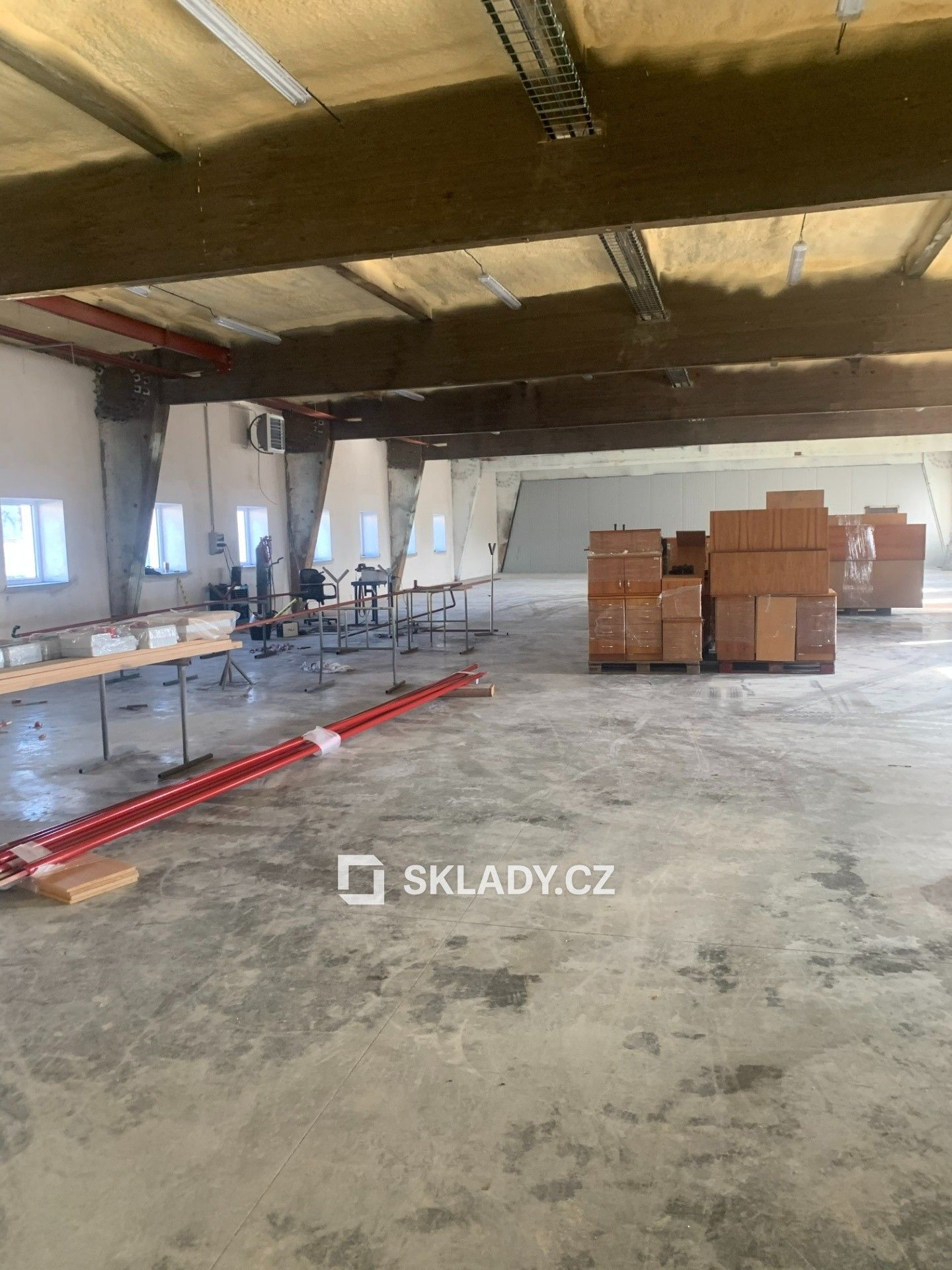 Pronájem komerčního prostoru 1400 m² - foto 4