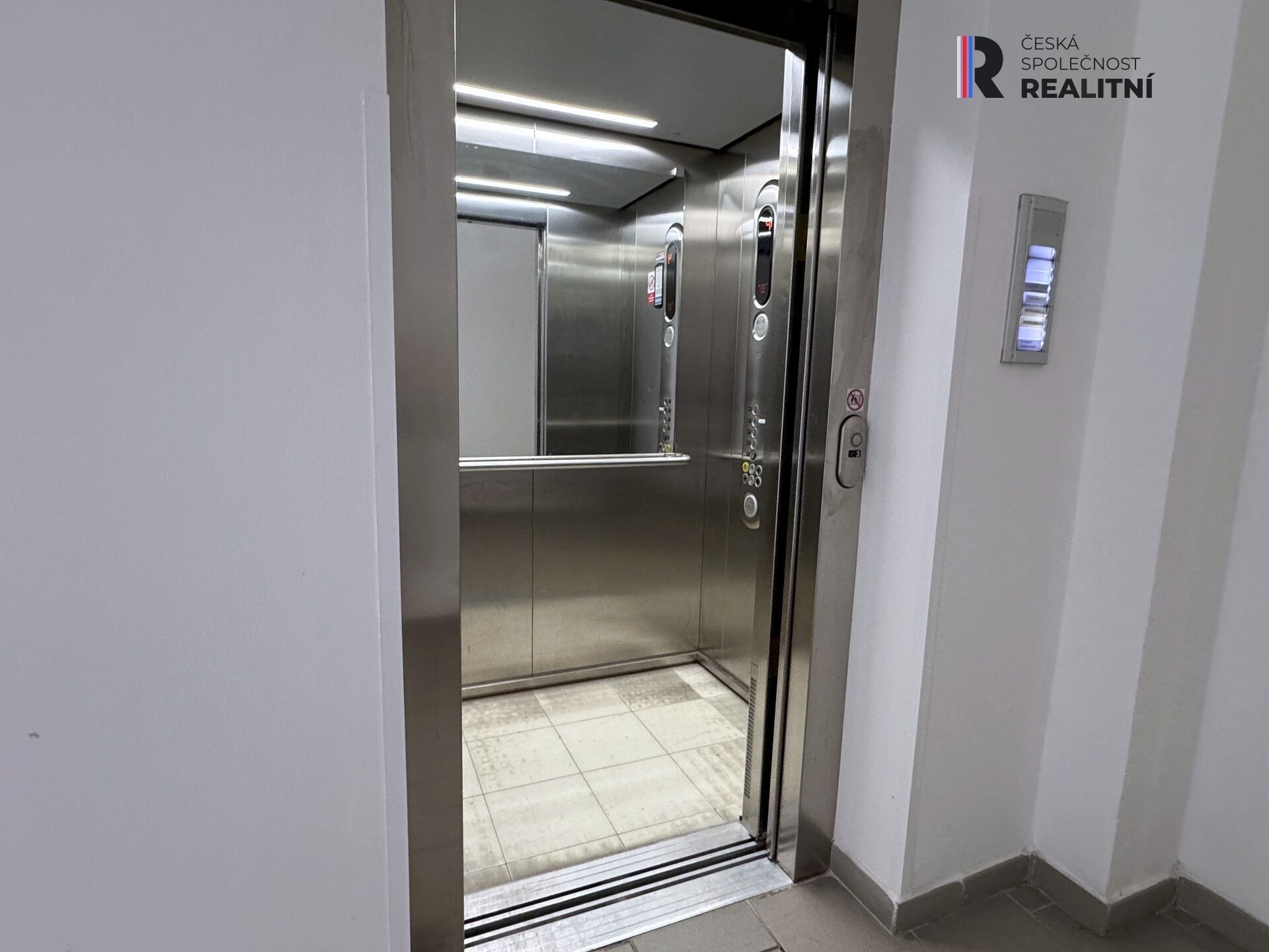 Pronájem komerčního prostoru 411 m² - foto 17