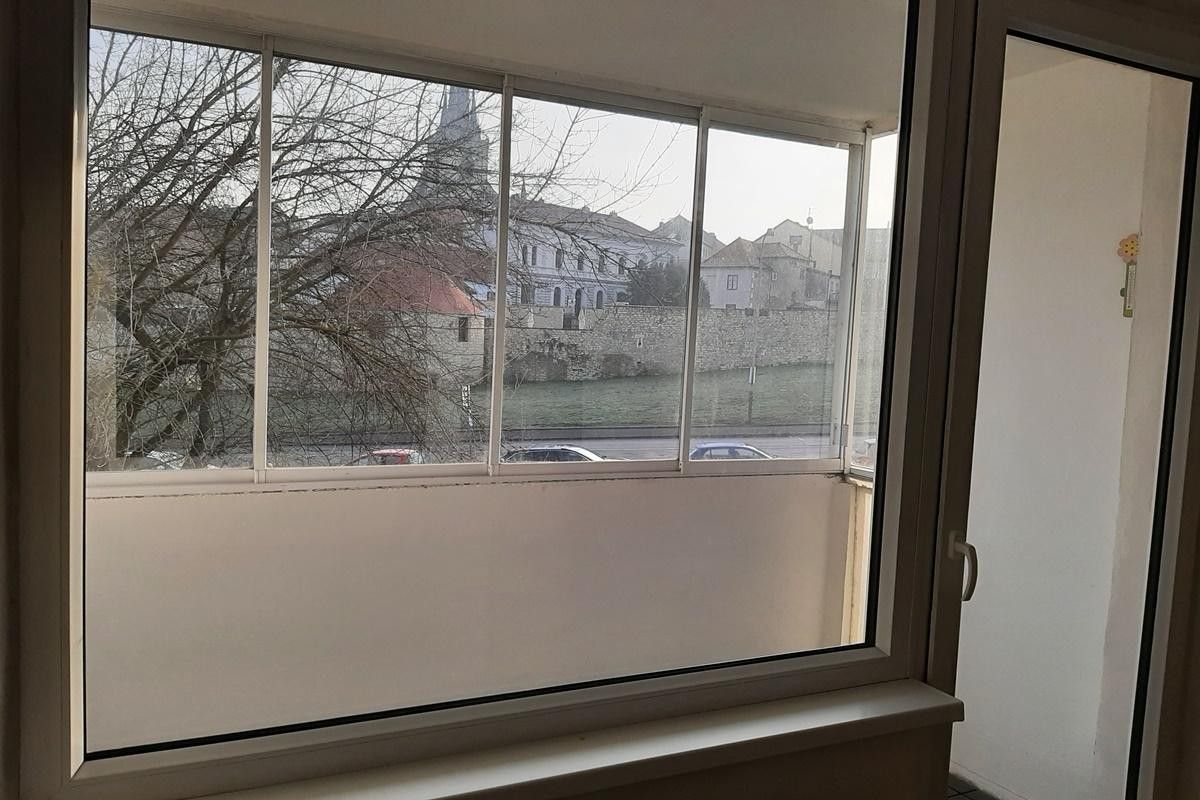 Pronájem bytu 2+1 68 m² - foto 3