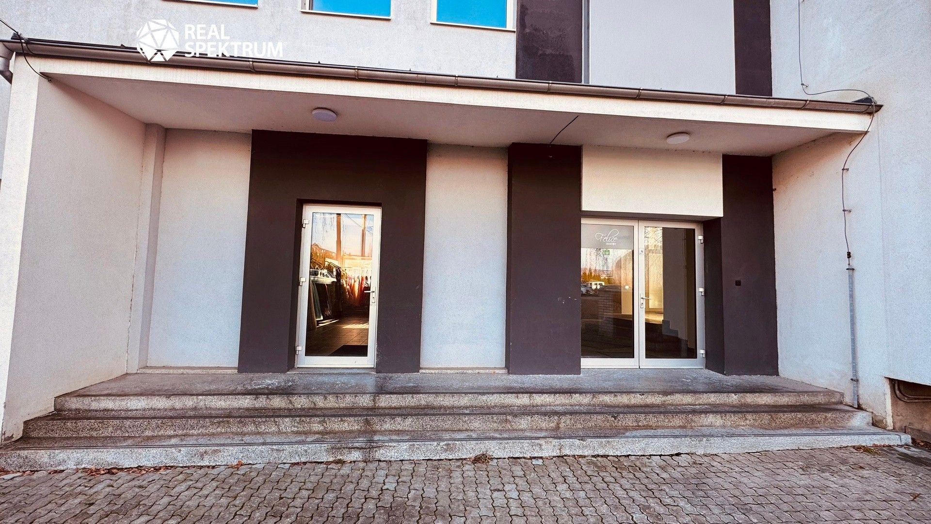 Pronájem komerčního prostoru 203 m² - foto 14