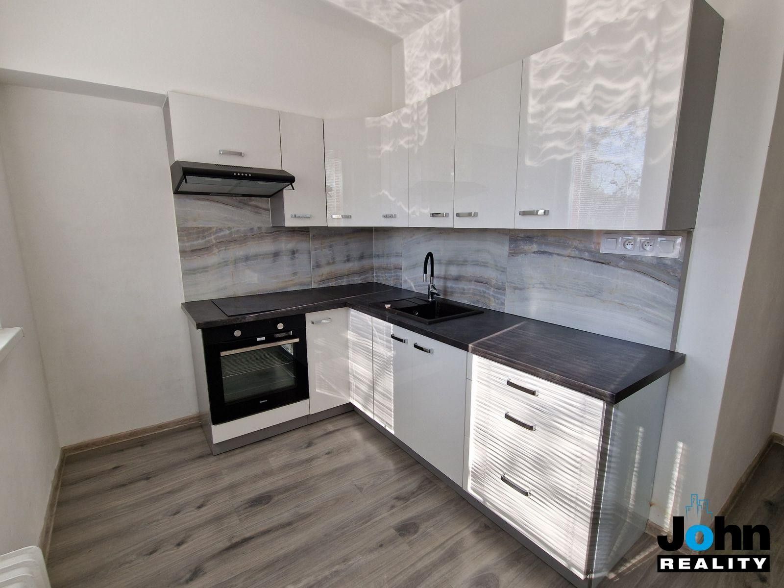 Pronájem bytu 1+1 36 m² - foto 1