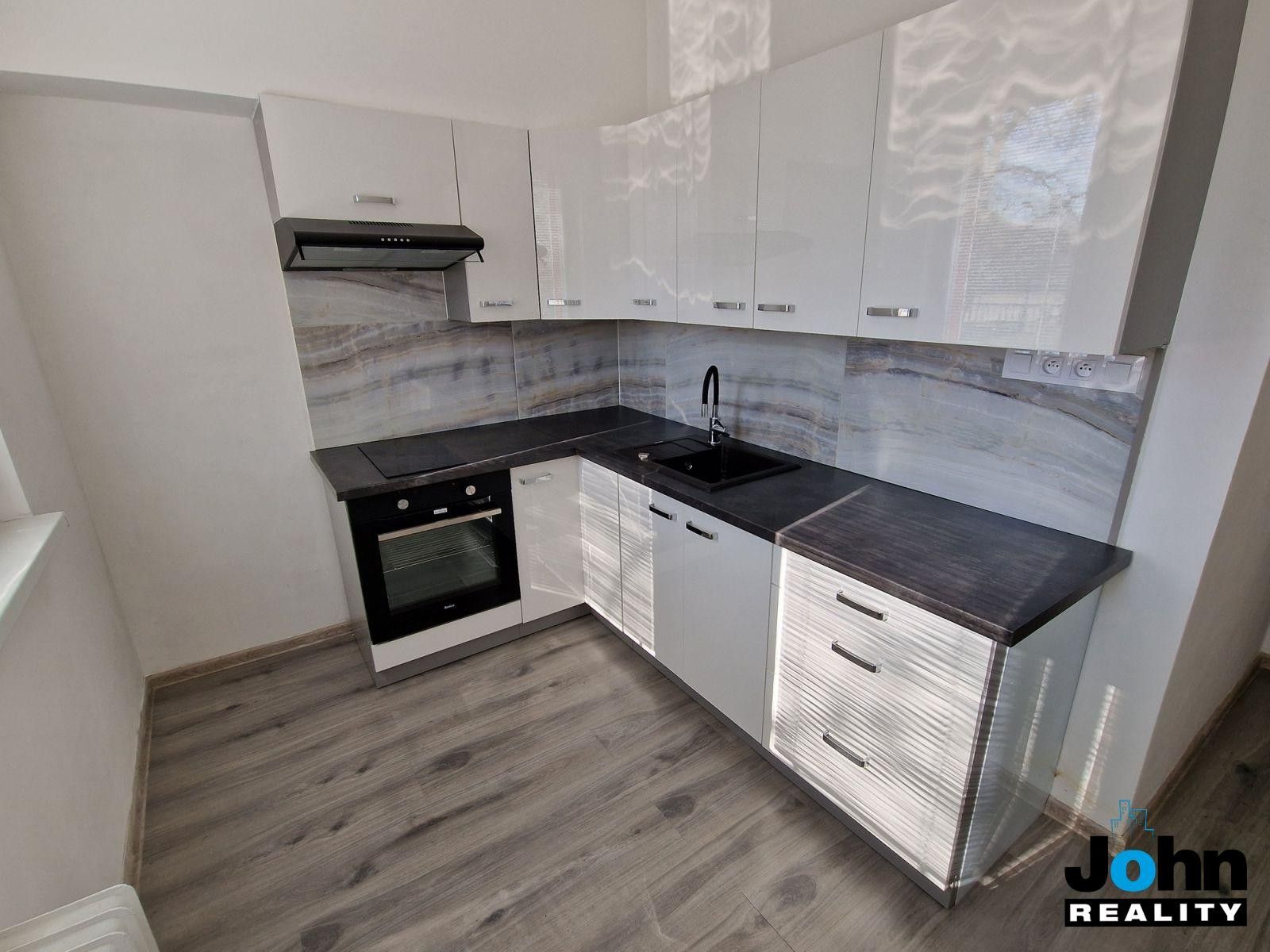 Pronájem bytu 1+1 36 m² - foto 6