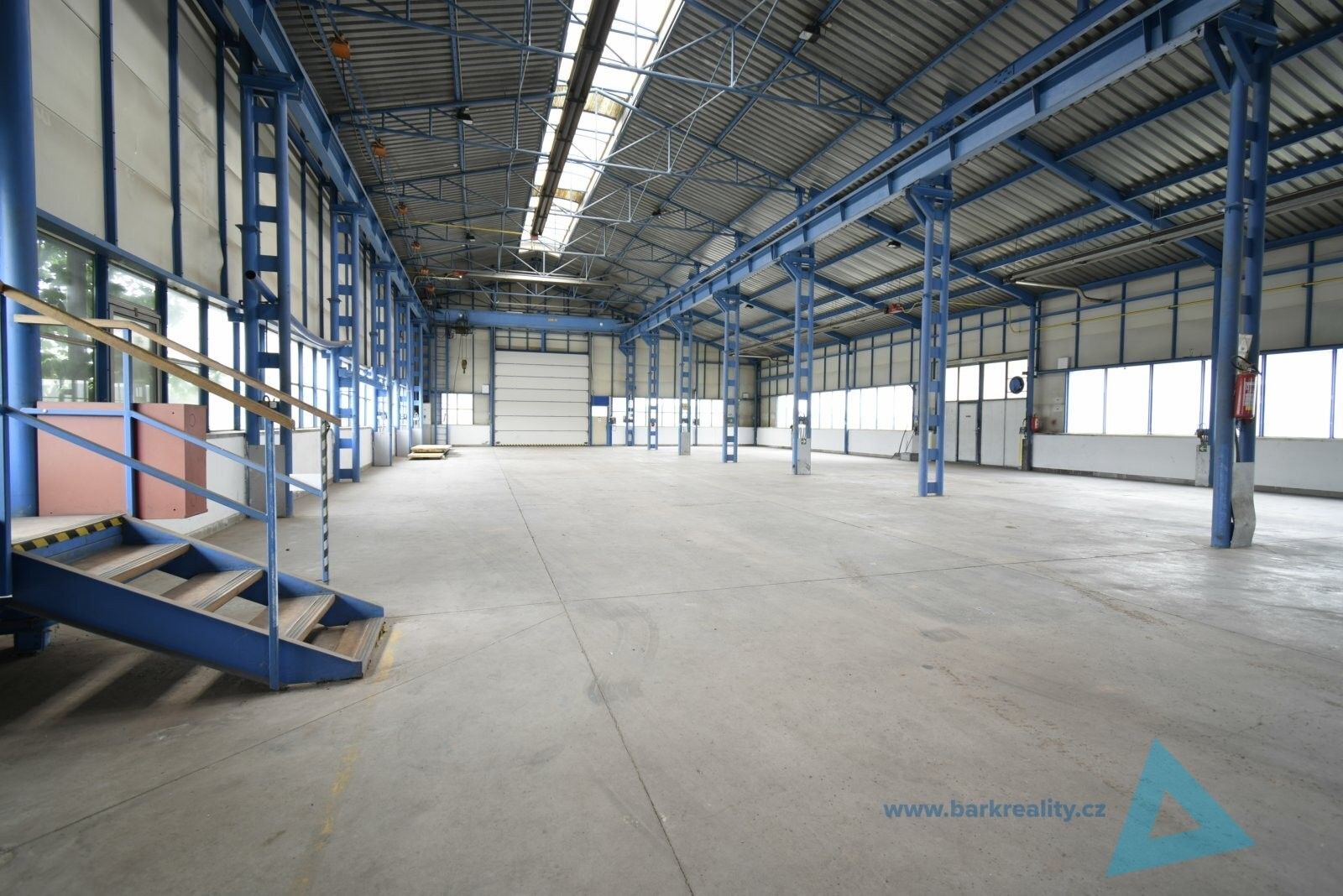 Pronájem komerčního prostoru 648 m² - foto 1