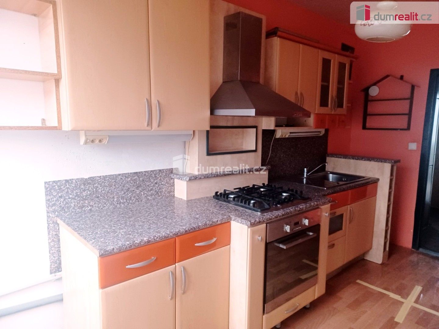 Pronájem bytu 4+1 92 m² - foto 1