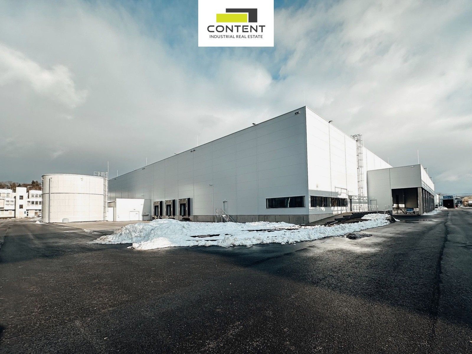 Pronájem komerčního prostoru 5000 m² - foto 1