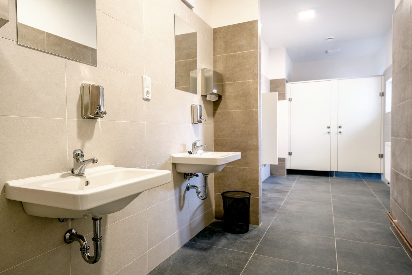 Pronájem komerčního prostoru 390 m² - foto 4