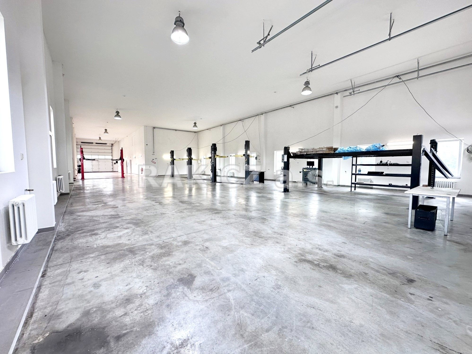 Pronájem komerčního prostoru 600 m² - foto 1