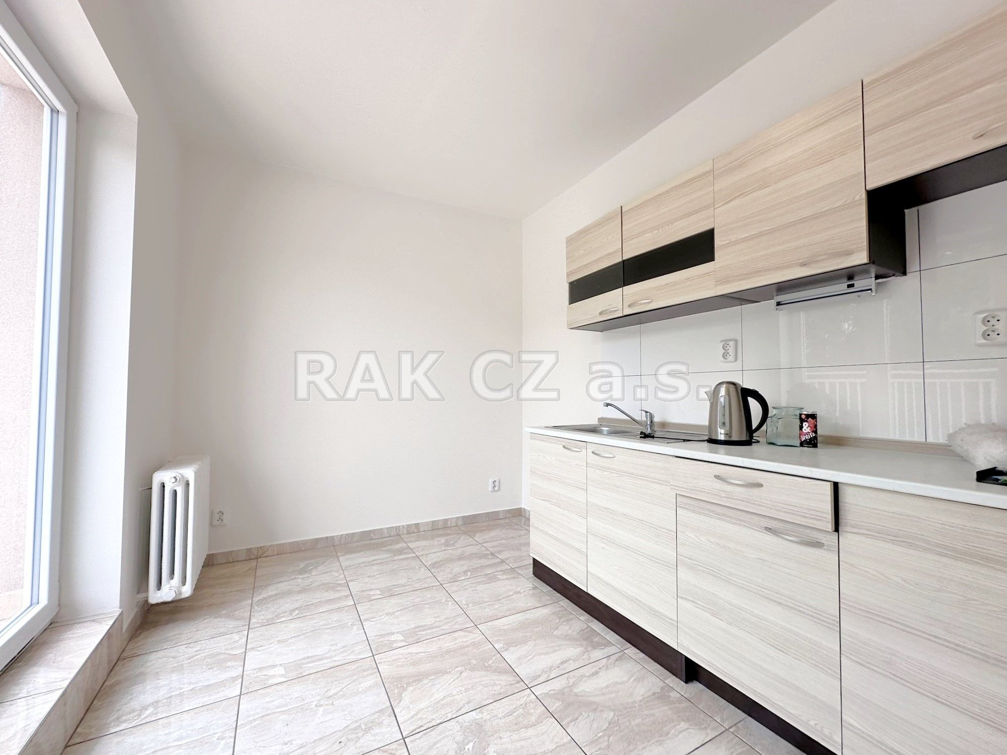 Pronájem komerčního prostoru 600 m² - foto 7
