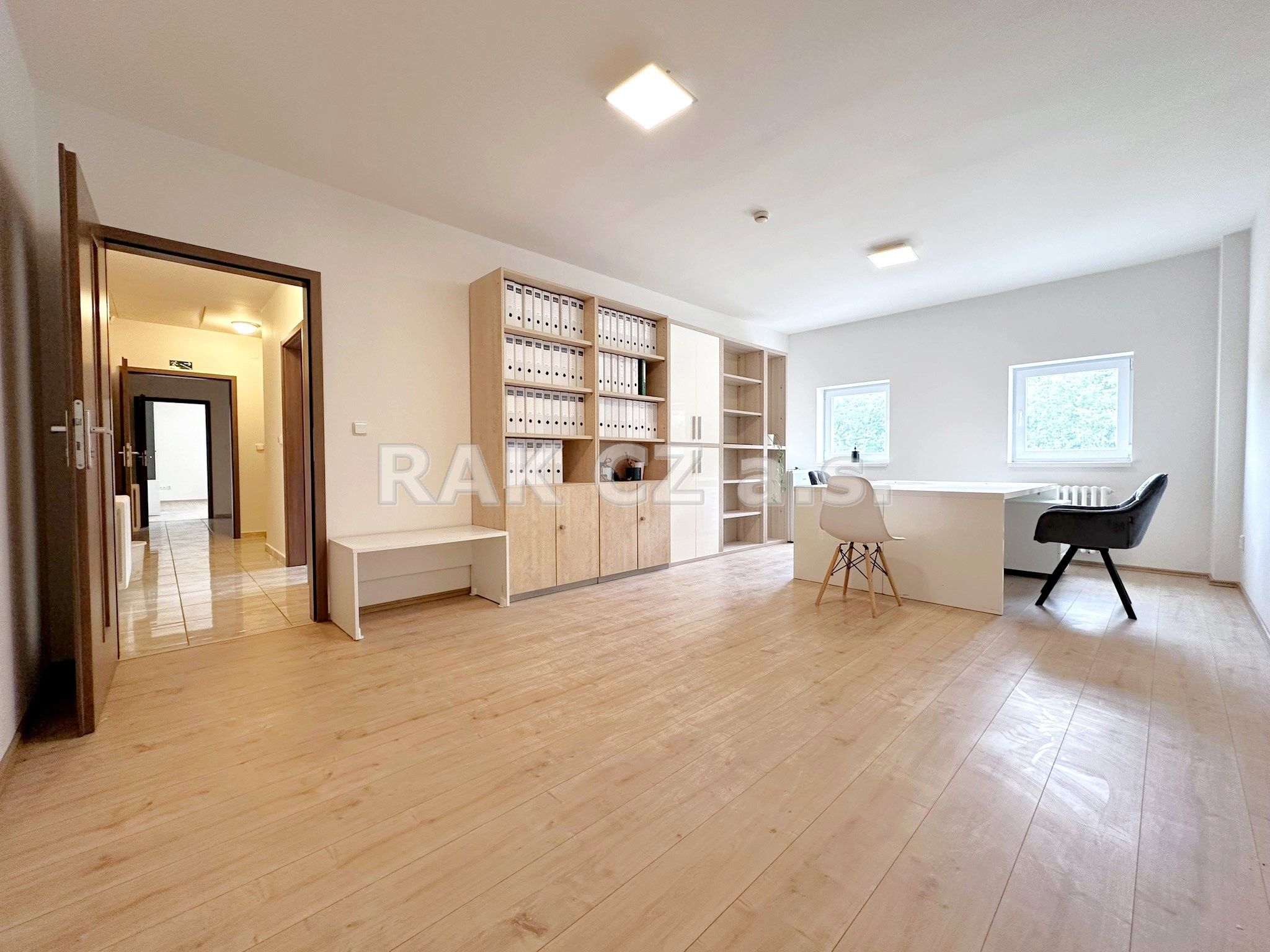 Pronájem komerčního prostoru 600 m² - foto 8