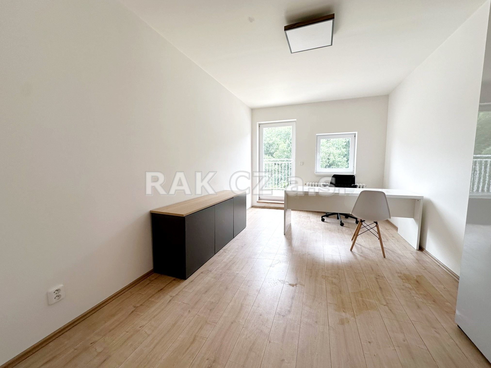 Pronájem komerčního prostoru 600 m² - foto 11
