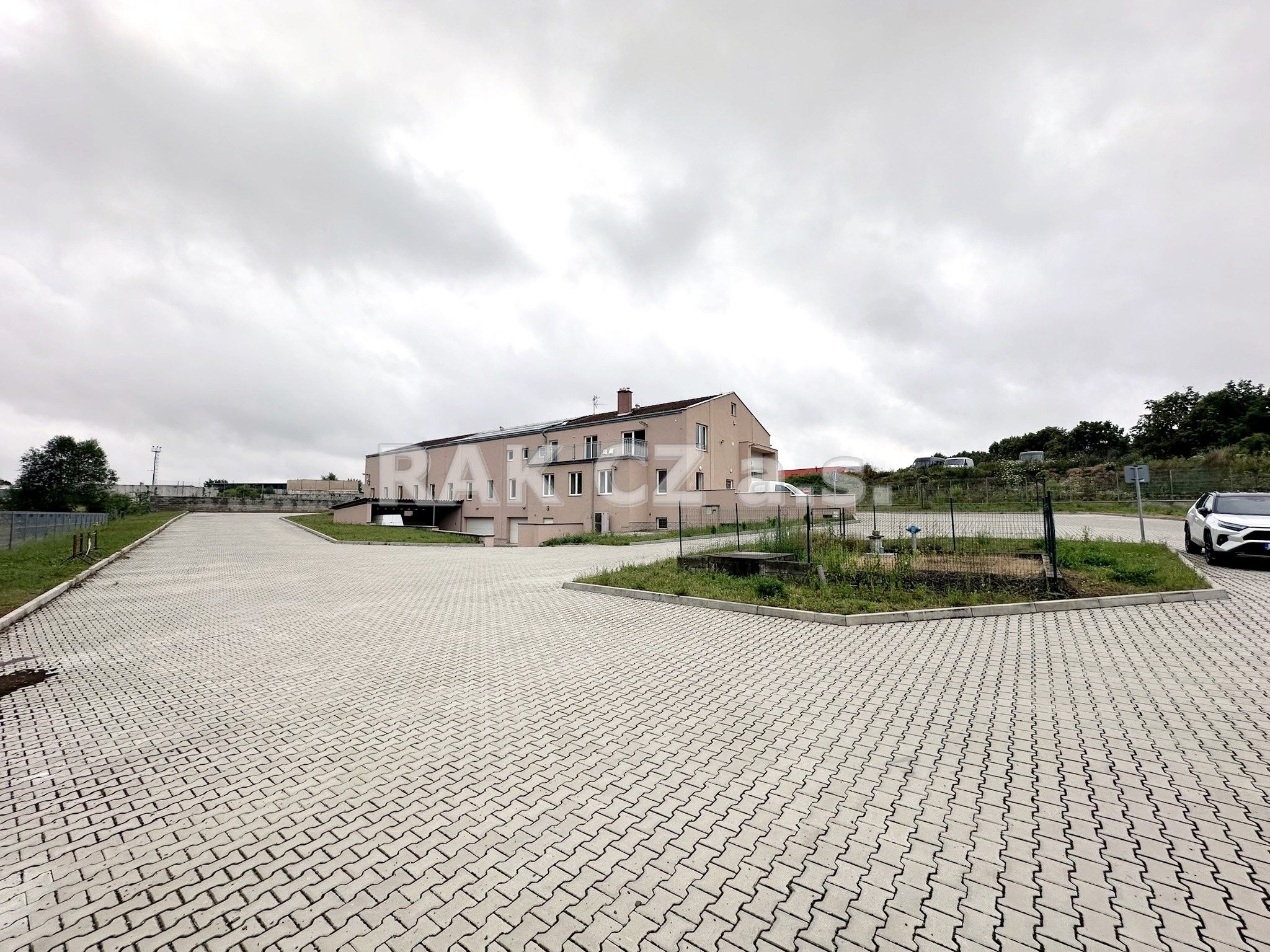 Pronájem komerčního prostoru 600 m² - foto 14