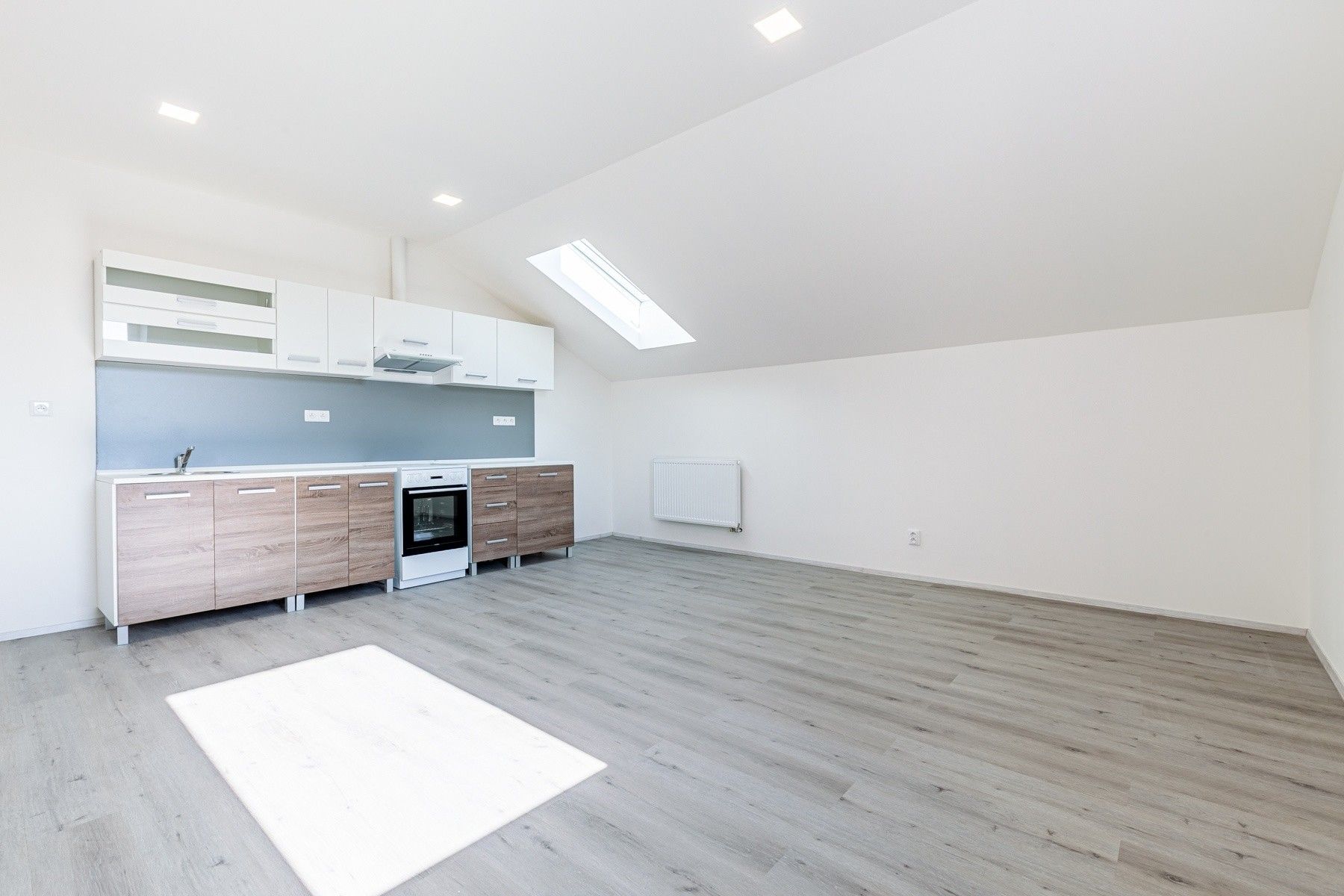 Pronájem bytu 2+kk 63 m² - foto 1