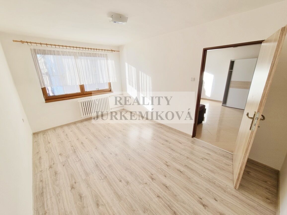 Pronájem bytu 3+kk 71 m² - foto 2
