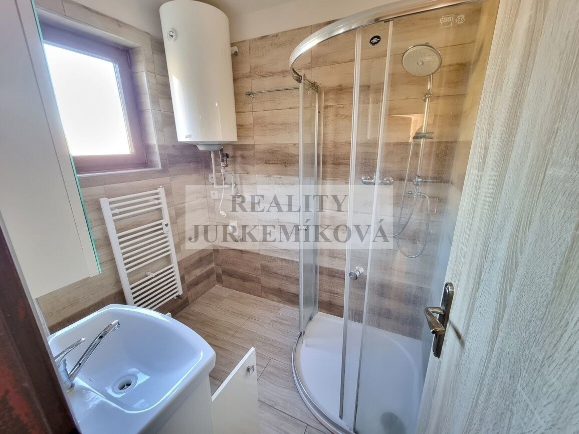 Pronájem bytu 3+kk 71 m² - foto 3