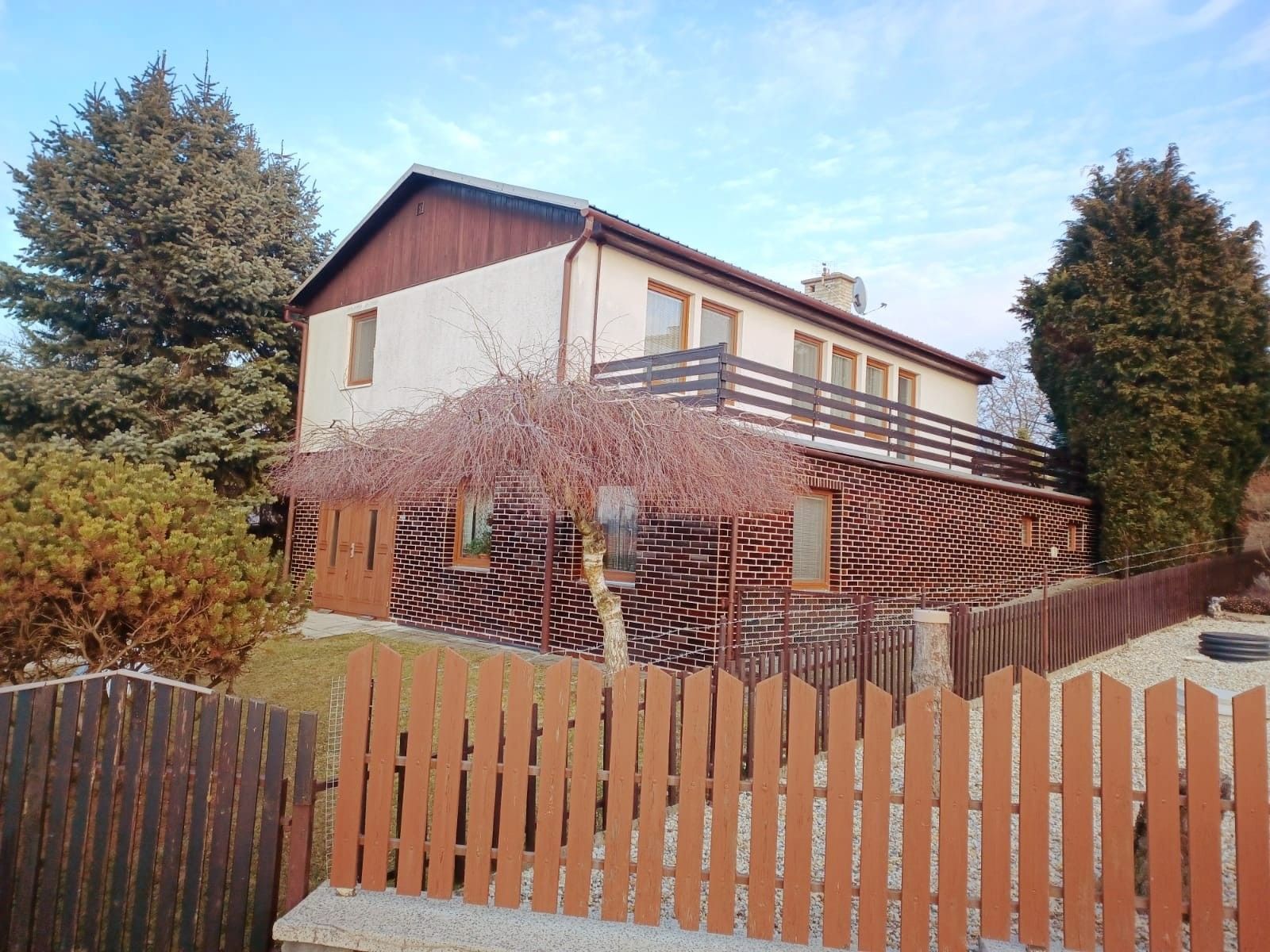 Prodej domu 211 m² - foto 1