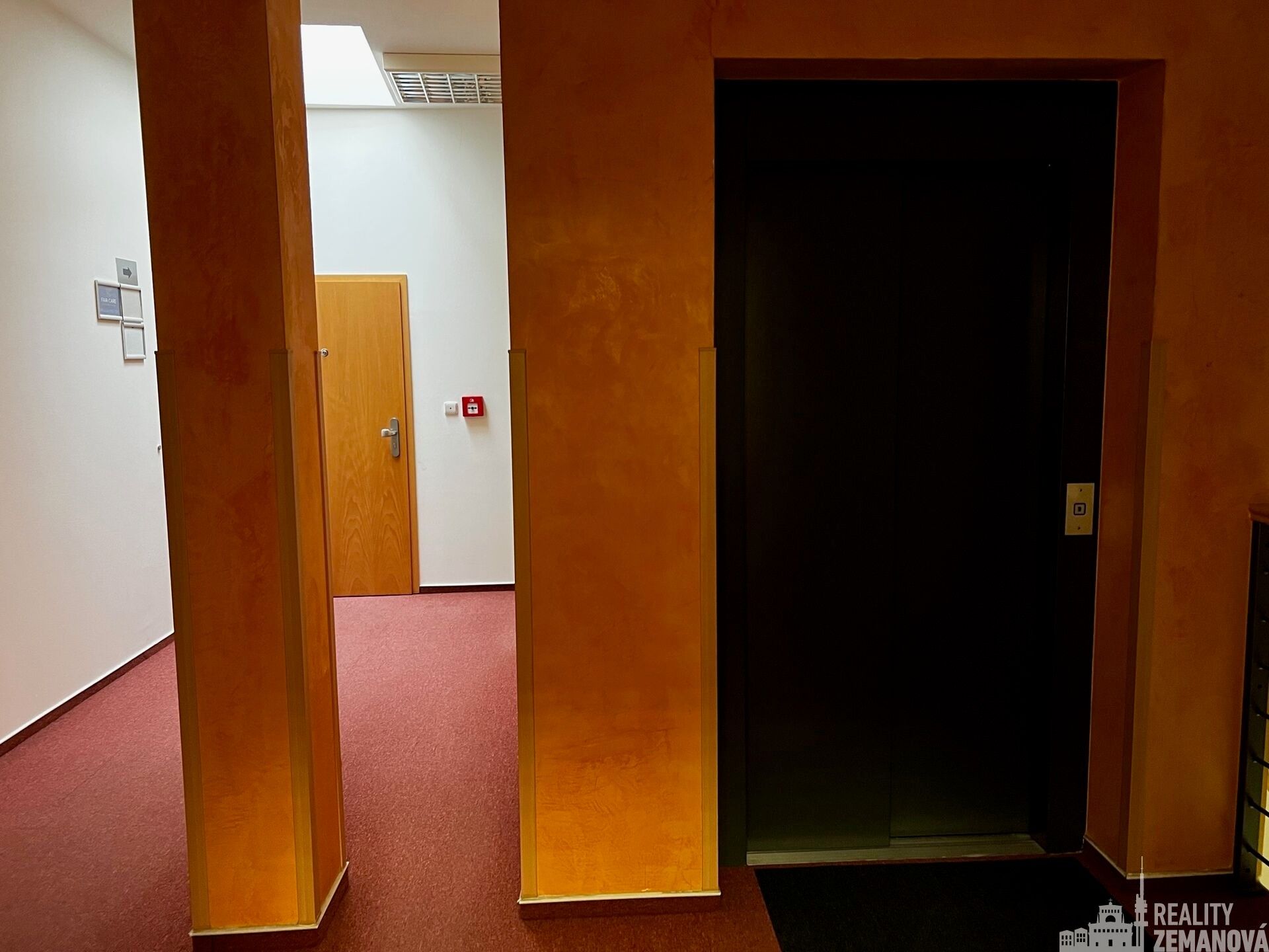Pronájem komerčního prostoru 34 m² - foto 7