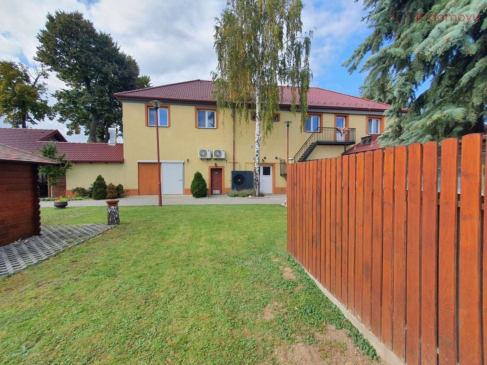 Prodej komerčního prostoru 832 m² - foto 1