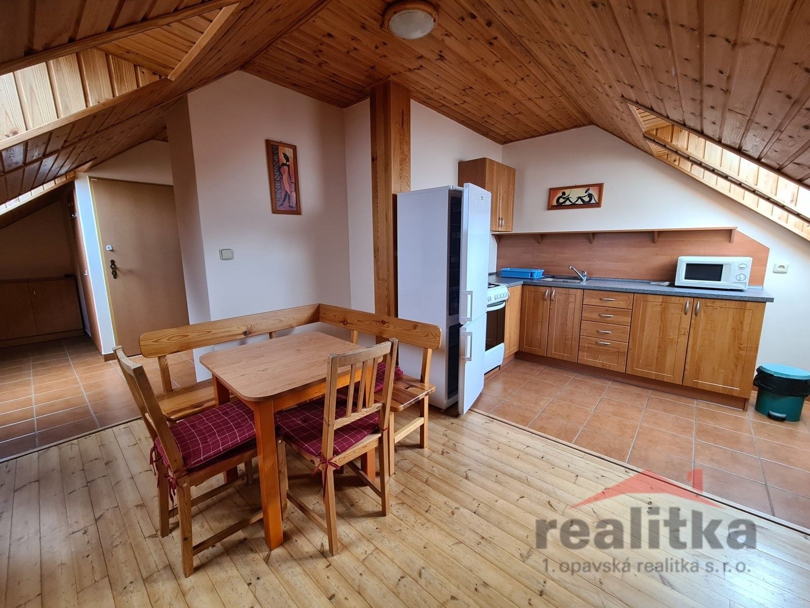 Pronájem bytu 2+kk 75 m² - foto 1