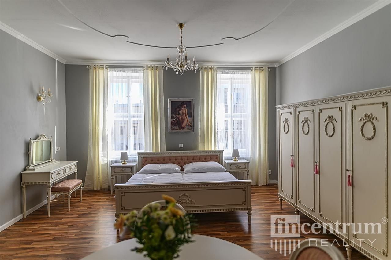 Prodej nemovitosti 800 m² - foto 2